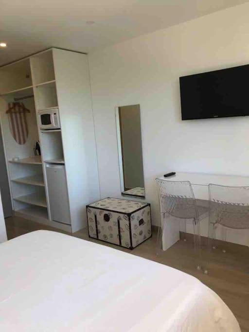 In Tropez, Swimming Pool And Parking Apartamento