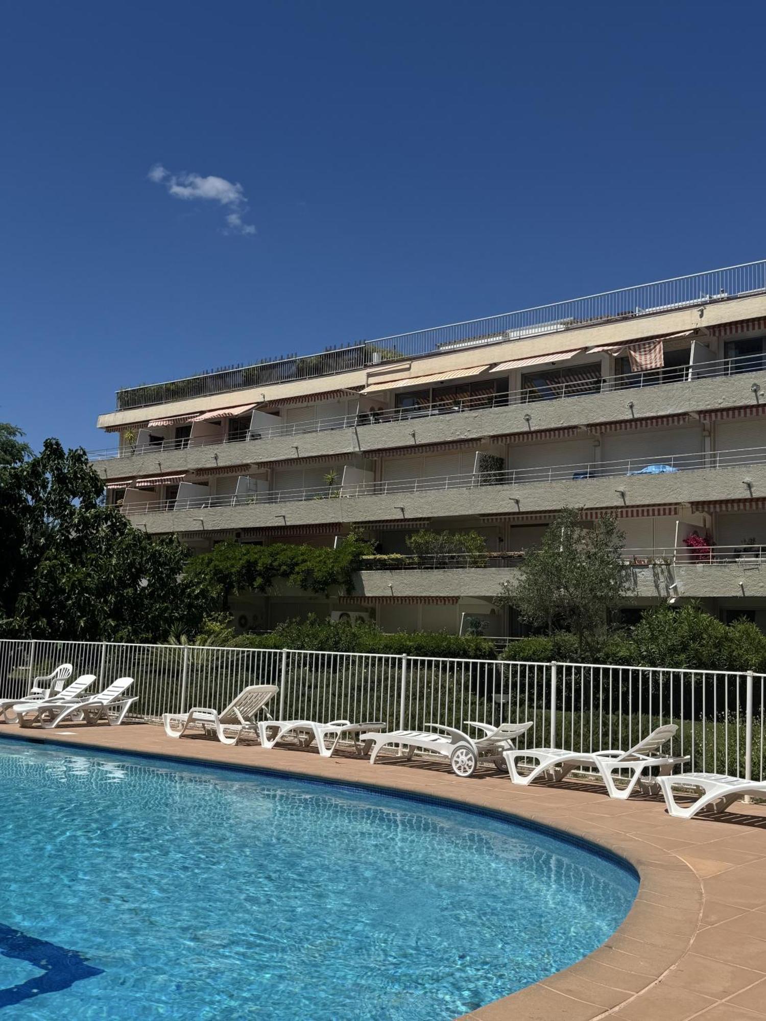 In Tropez, Swimming Pool And Parking * Saint-Tropez